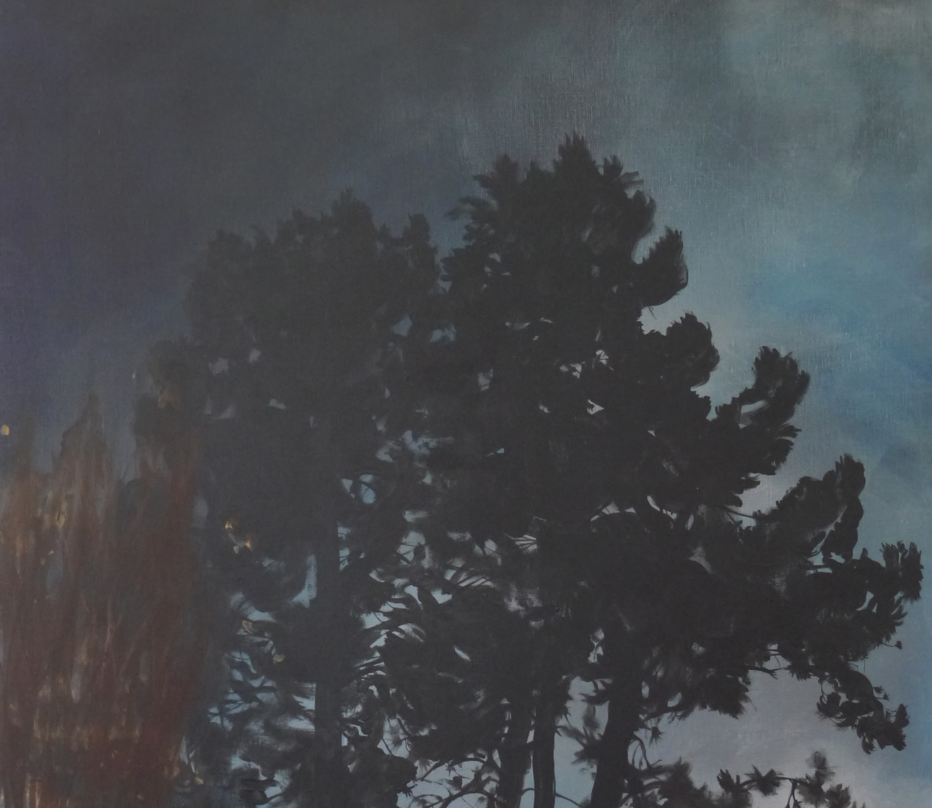 Acrylique sur toile d'une vue nocture de pins dont les trons sont éclairés par une source lumineuse, peintre Juliette Lamarca, Galerie Virginie Baro